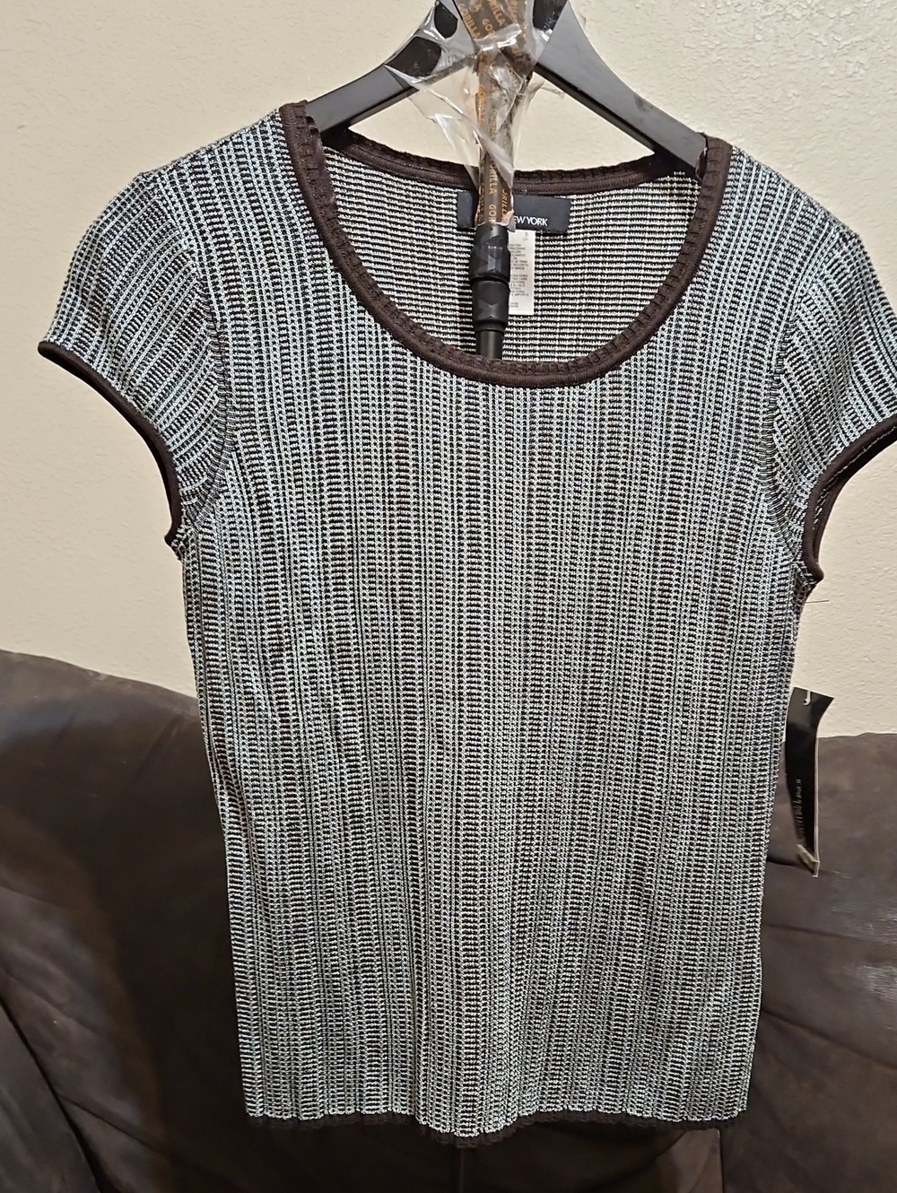 Jones New York Blue & Brown Ribbed Short Sleeve Tee